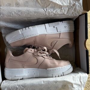 Nike Air Force 1s Pixel W8